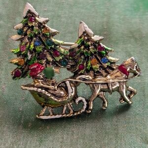 🎄 Festive Holiday Sleigh Brooch Couple Christmas trees Goldtone Enamel